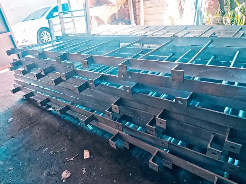 About Us - Dengtai cage ladder factory interior with welding stations
